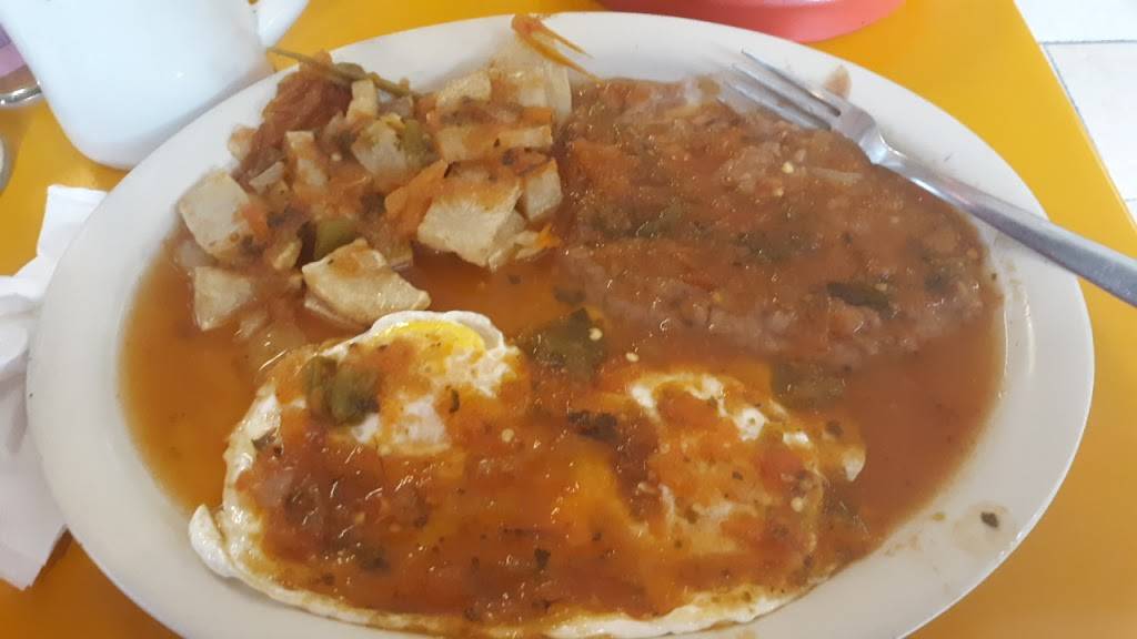 El Puesto Mexican Restaurant | restaurant | 1504 Castroville Rd, San Antonio, TX 78237, USA | 2104331901 OR +1 210-433-1901