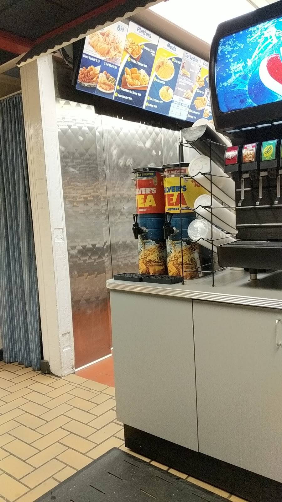 Long John Silvers | restaurant | 148 E Dayton Yellow Springs Rd, Fairborn, OH 45324, USA | 9378785134 OR +1 937-878-5134