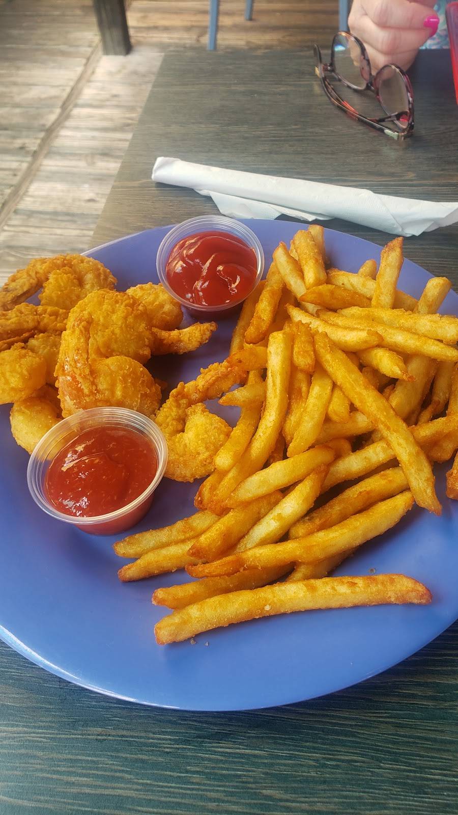 The Reef Bar and Grill | restaurant | 14705 Gulf Blvd, Madeira Beach, FL 33708, USA | 7279543402 OR +1 727-954-3402