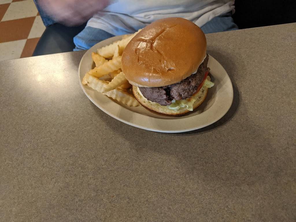 Millies Road House Bar | restaurant | 200 Middle St, Vienna, MD 21869, USA | 4103763130 OR +1 410-376-3130