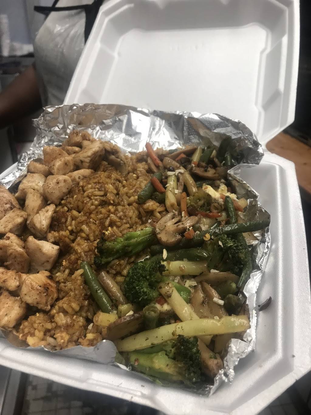 Detroit Lets Eat | restaurant | 14253 Greenfield Rd, Detroit, MI 48227, USA | 3136519961 OR +1 313-651-9961