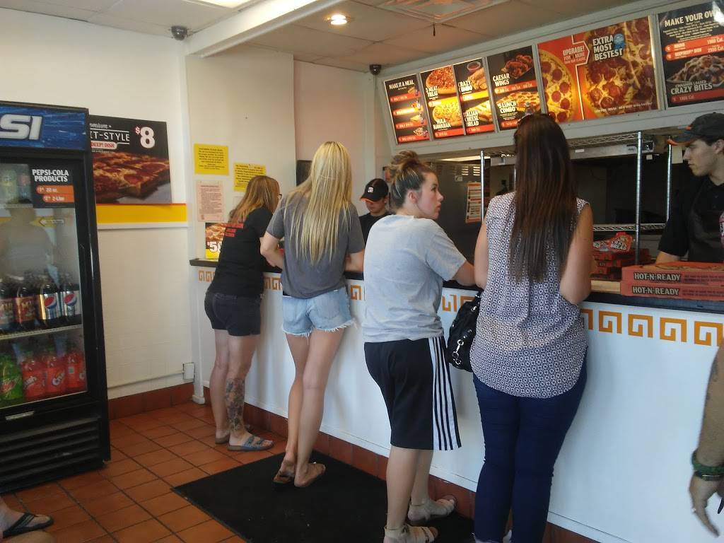 Little Caesars Pizza | meal takeaway | 20152 Outer Hwy 18 N, Apple Valley, CA 92307, USA | 7609462011 OR +1 760-946-2011