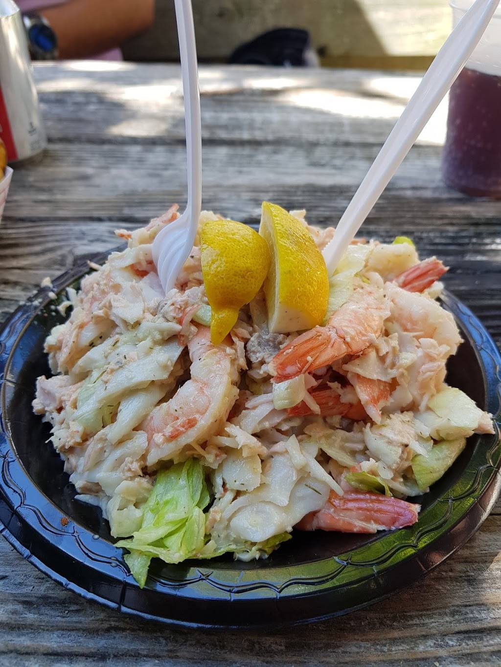 The Le Tub Saloon | restaurant | 1100 N Ocean Dr, Hollywood, FL 33019, USA | 9549219425 OR +1 954-921-9425