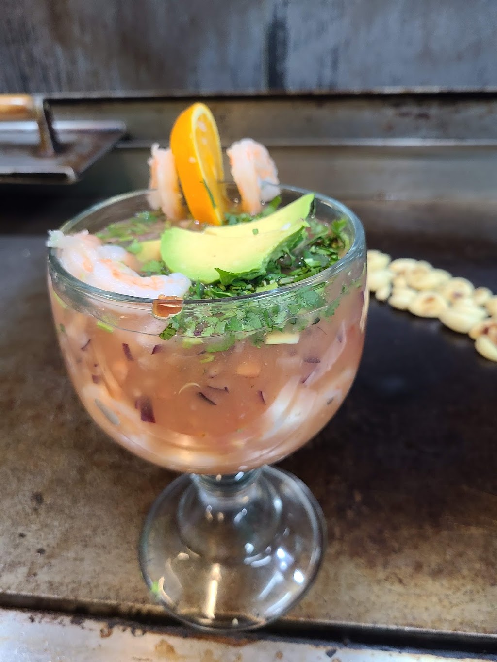 Acapulco seafood house | restaurant | 2401 White Ln H, Bakersfield, CA 93304, USA | 6618343606 OR +1 661-834-3606