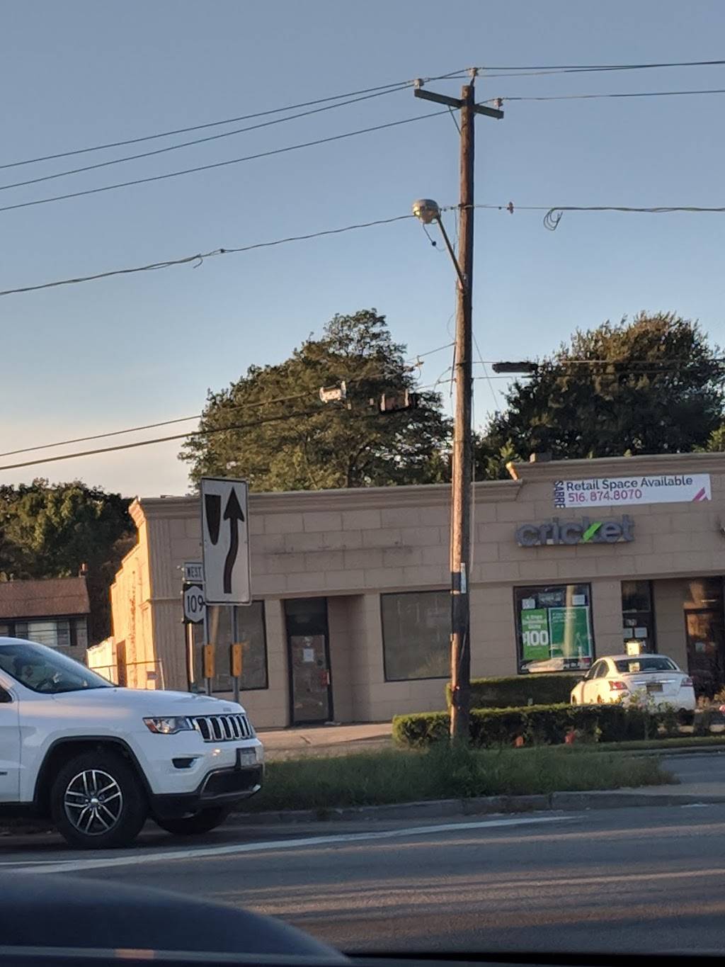 Little Caesars Pizza | meal takeaway | 675 NY-109, West Babylon, NY 11704, USA | 6314504700 OR +1 631-450-4700