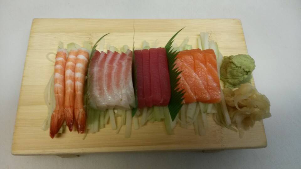 Charlies Place | restaurant | 1960 Madison Ave # 1, New York, NY 10035, USA | 2124100277 OR +1 212-410-0277