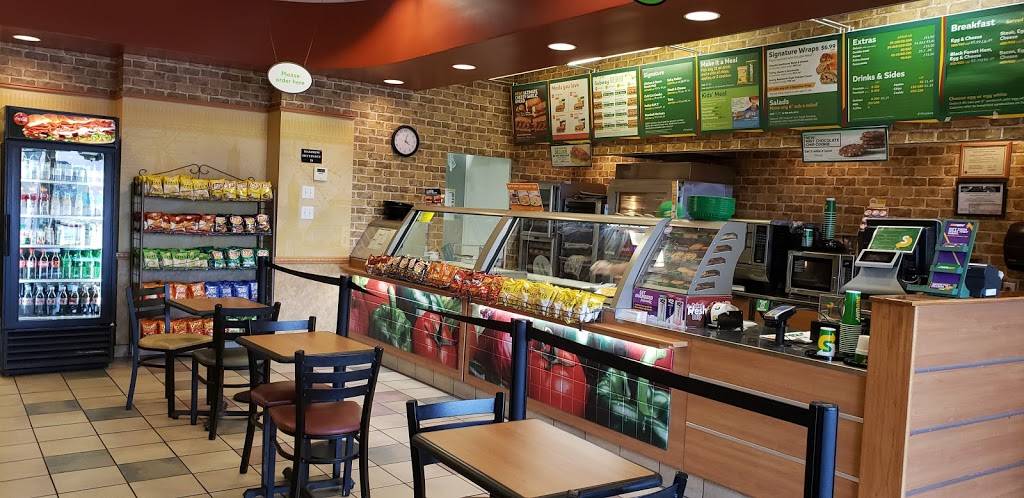 Subway Restaurants | restaurant | 103 S. First Street, Suite 102 B, Garland, TX 75040, USA | 9722761652 OR +1 972-276-1652