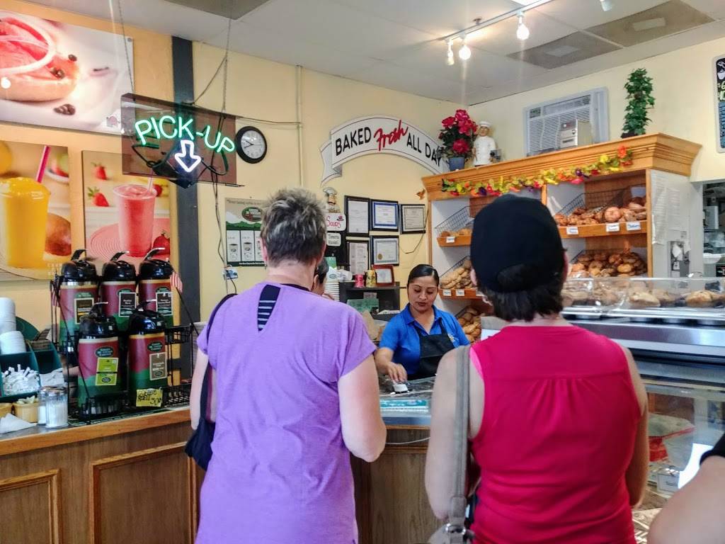 County Farm Bagels | cafe | 27W 195 Geneva Rd, Winfield, IL 60190, USA | 6306655777 OR +1 630-665-5777