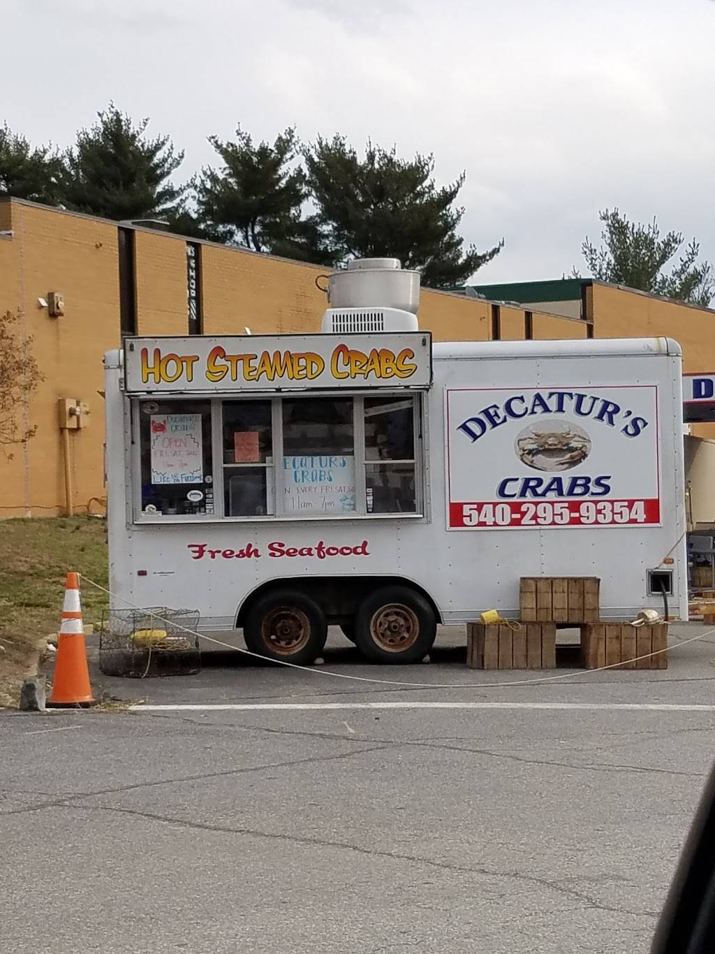 Decaturs Crabs | restaurant | 2000 Plank Rd, Fredericksburg, VA 22401, USA | 5402959354 OR +1 540-295-9354