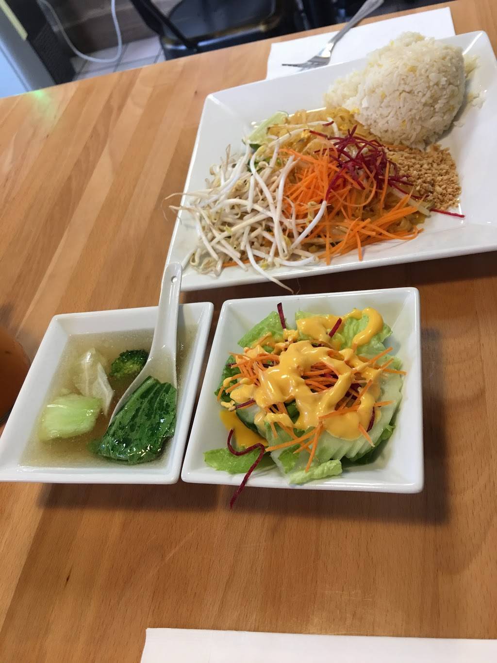 Jaopaya Cafe | restaurant | 14653 Victory Blvd, Van Nuys, CA 91411, USA | 8189890953 OR +1 818-989-0953