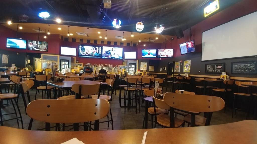 Buffalo Wild Wings | restaurant | 2747 E 62nd St, Indianapolis, IN 46220, USA | 3172572999 OR +1 317-257-2999