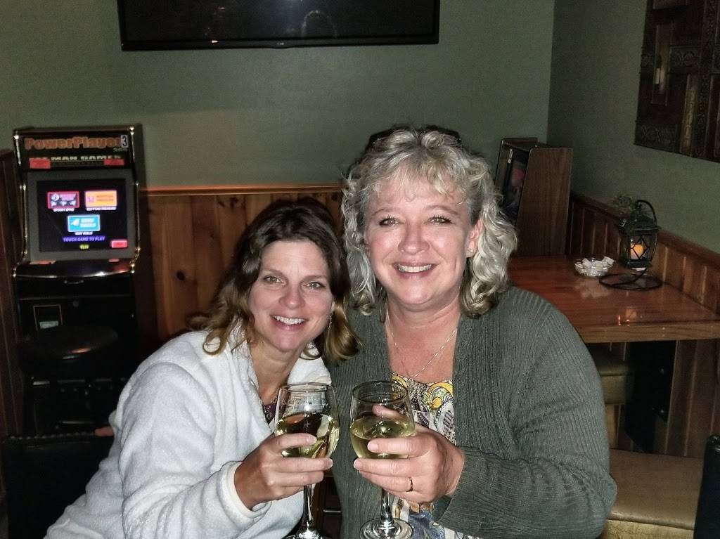 Biggars Supper Club | restaurant | 204 W Main St, Winneconne, WI 54986, USA | 9205824422 OR +1 920-582-4422