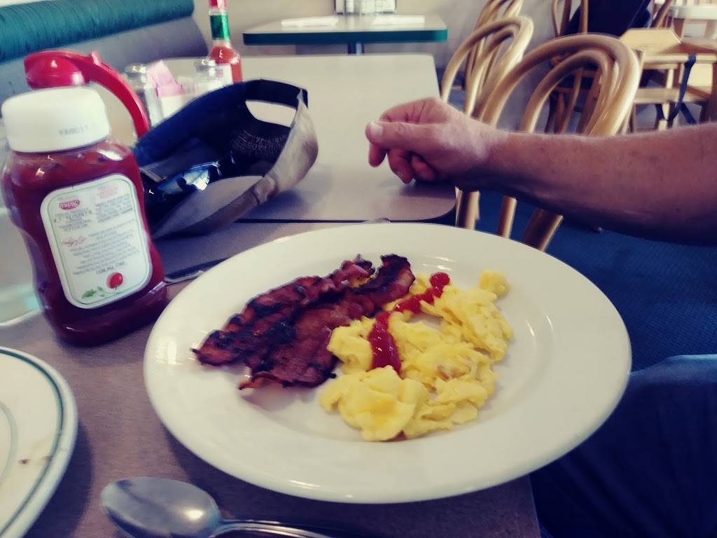 Luigis Restaurant | restaurant | 1000 Hopper Ave, Santa Rosa, CA 95403, USA | 7075786298 OR +1 707-578-6298