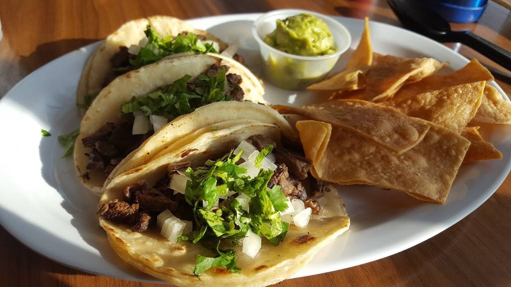 Bobbis Mexican Grill and BBQ | restaurant | 302 N Lantana St, Camarillo, CA 93010, USA | 8054840103 OR +1 805-484-0103