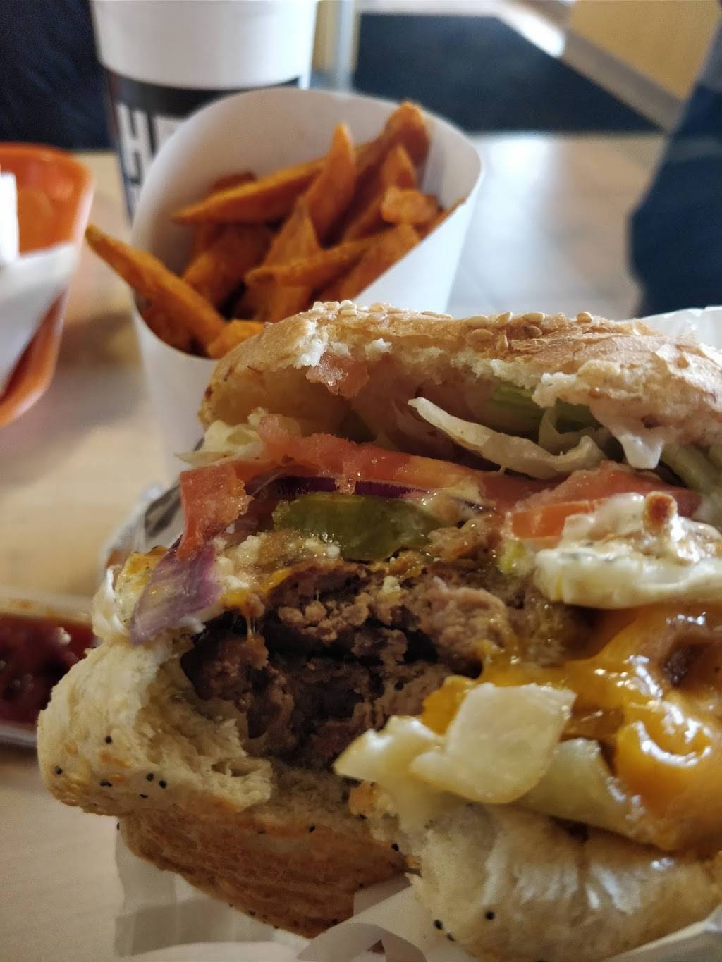 Hero Certified Burgers | restaurant | Shopping Centre, 8750 Bayview Ave, Richmond Hill, ON L4B 4V9, Canada | 9057092844 OR +1 905-709-2844