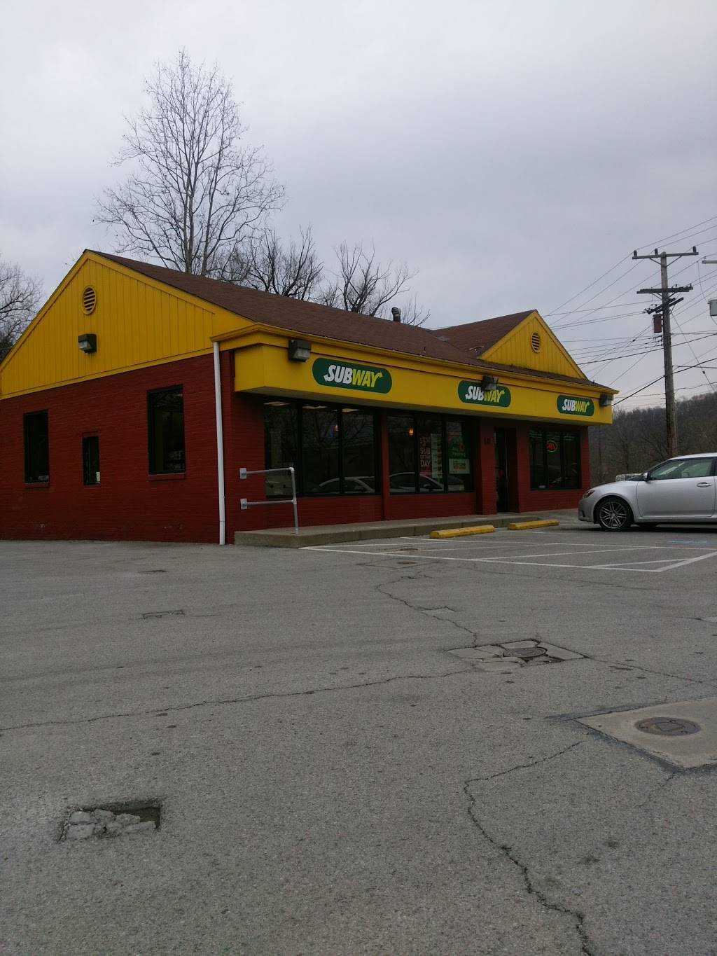 Subway | restaurant | 10 Village Dr, Leetsdale, PA 15056, USA | 4127491866 OR +1 412-749-1866