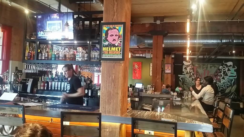 Tuttas Pizza | restaurant | 1710 N Record St #110, Dallas, TX 75202, USA | 2149974909 OR +1 214-997-4909