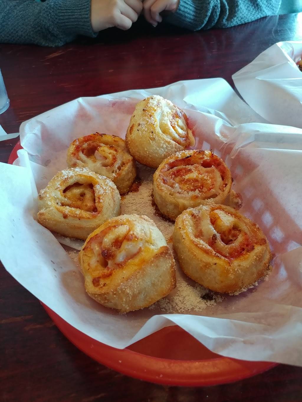 Floridinos Pizza & Pasta | restaurant | 590 N Alma School Rd #35, Chandler, AZ 85224, USA | 4808128433 OR +1 480-812-8433