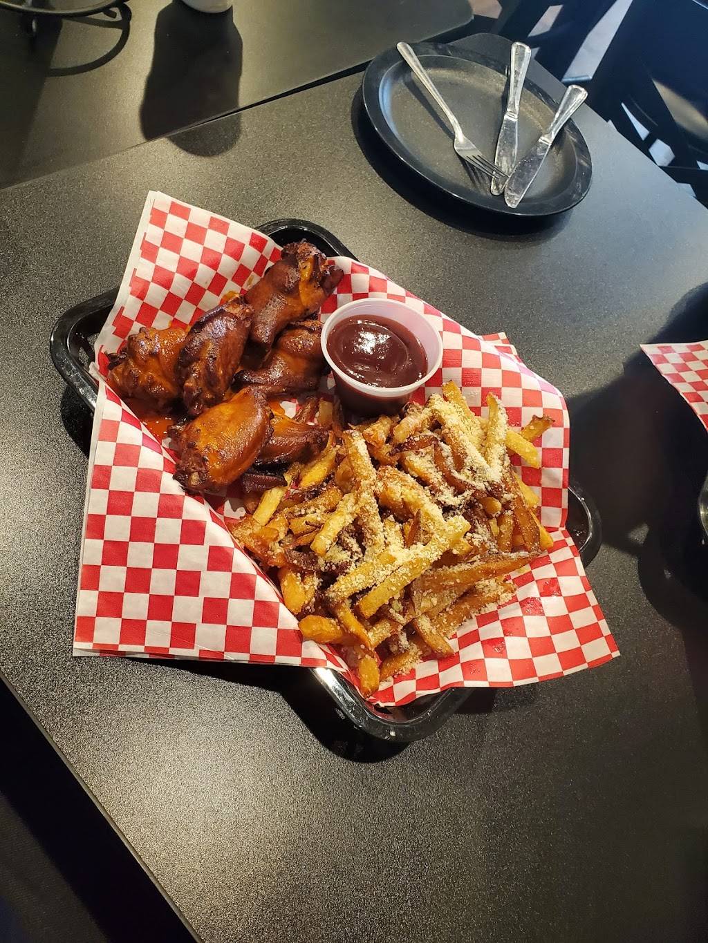 Rolling Smoke Barbeque | restaurant | 1225 Copper Creek Dr, Pleasant Hill, IA 50327, USA | 5152628219 OR +1 515-262-8219