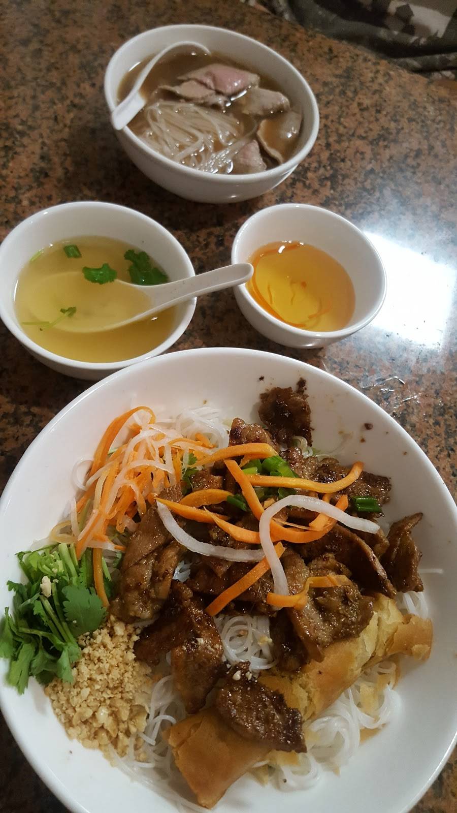 Pho Lee Hoa Phat | restaurant | 88 Peabody Rd B, Vacaville, CA 95687, USA | 7074528829 OR +1 707-452-8829