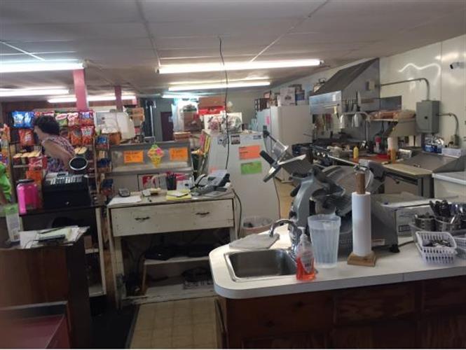 Rheatown Country Store & Deli | restaurant | 385 Rheatown Rd, Chuckey, TN 37641, USA | 4232575784 OR +1 423-257-5784