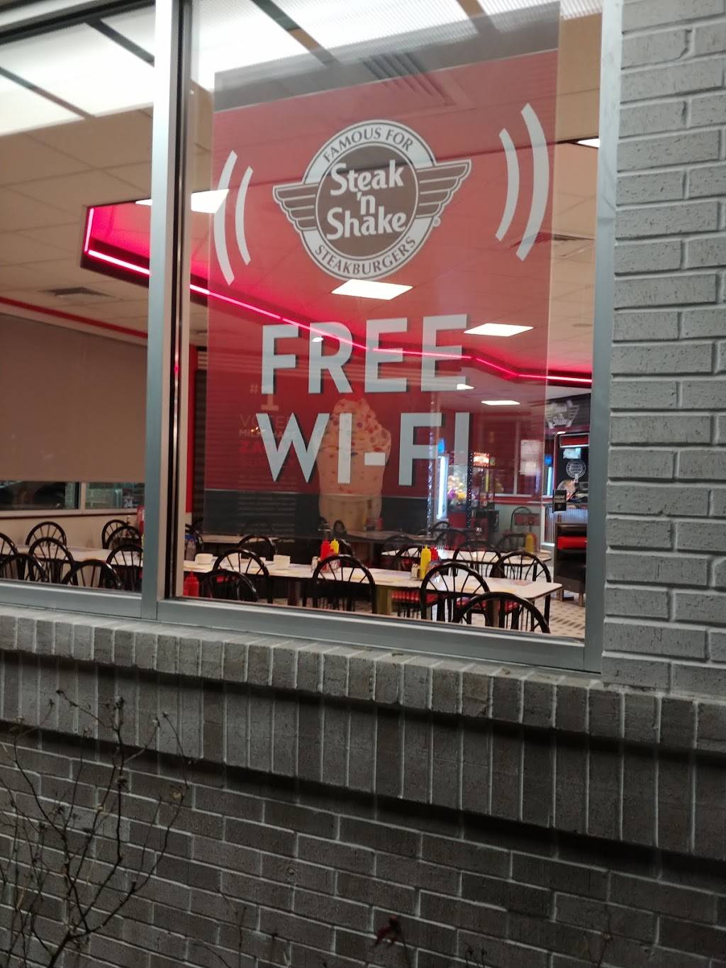 Steak n Shake | restaurant | 7930 E Washington St, Indianapolis, IN 46219, USA | 3173591102 OR +1 317-359-1102