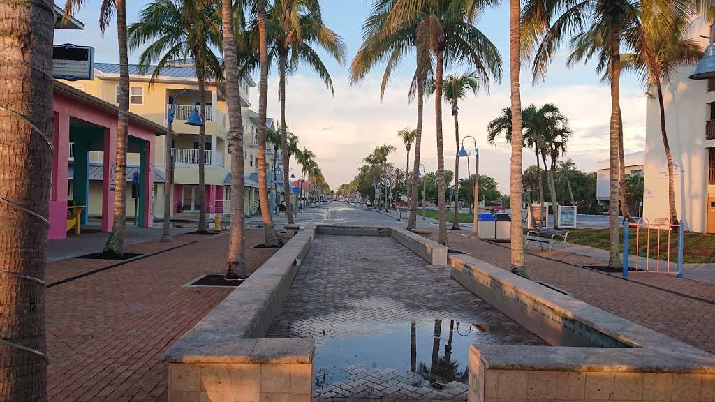 Uglys Waterside Bar | restaurant | 1131 First St, Fort Myers Beach, FL 33931, USA | 2394638077 OR +1 239-463-8077