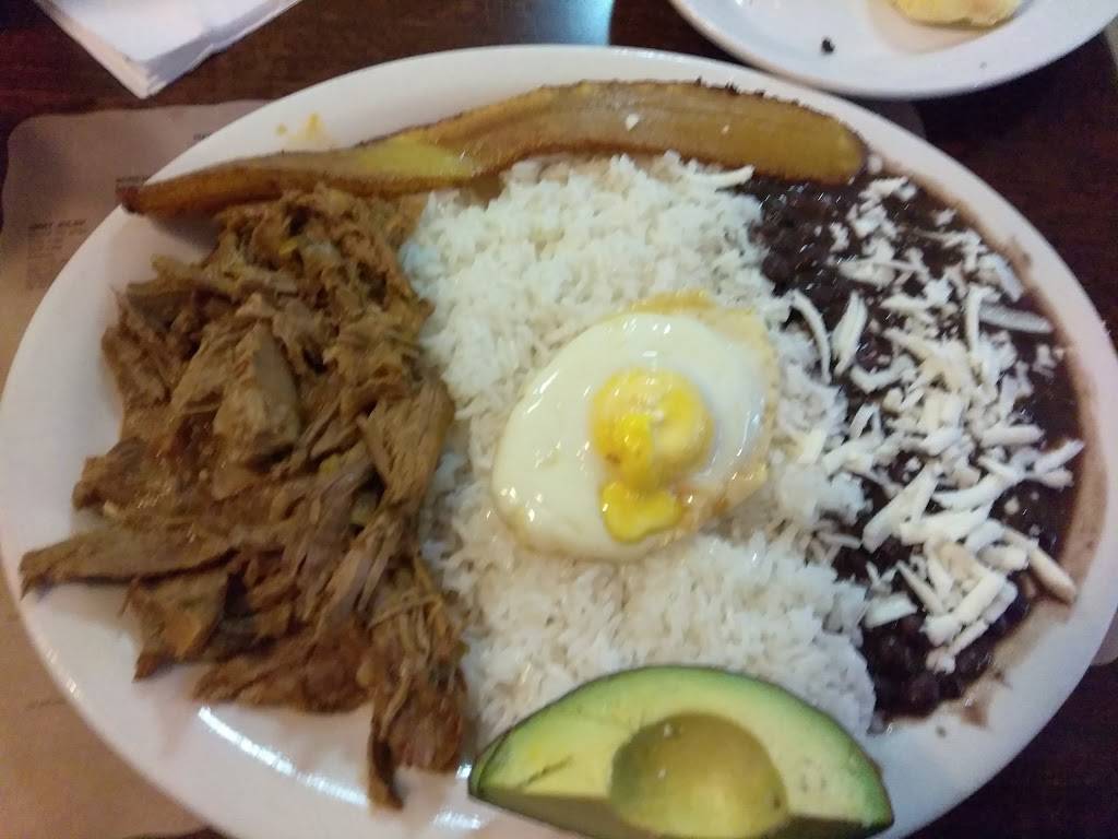 La Fogata Restaurant | restaurant | 336 Morris Ave, Elizabeth, NJ 07208, USA | 9083557747 OR +1 908-355-7747