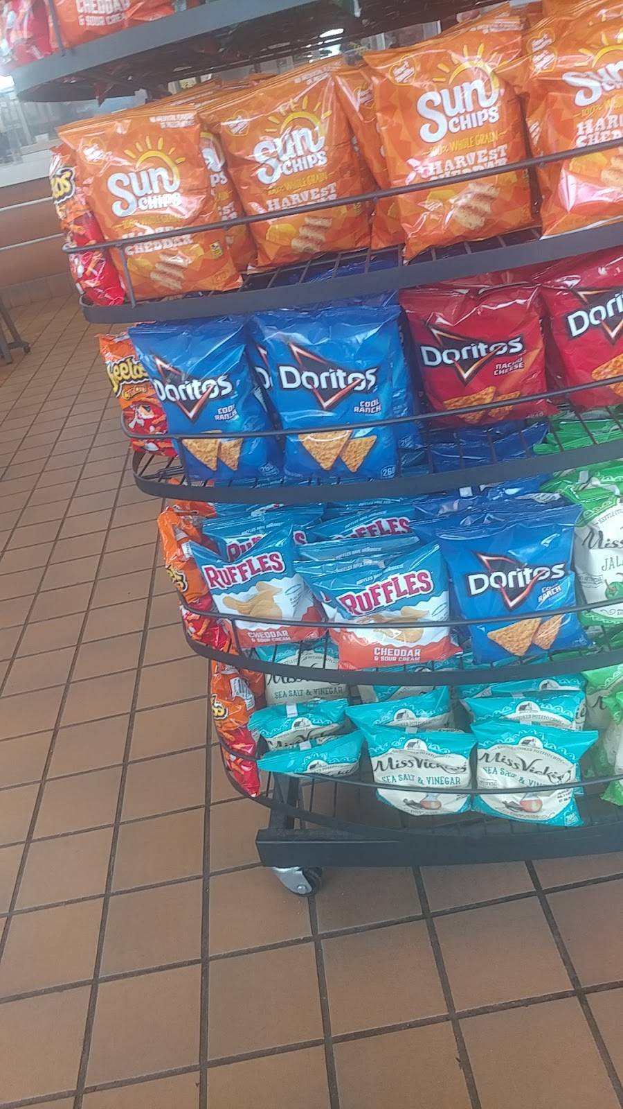 Subway | restaurant | 609 S Main St, Huntingburg, IN 47542, USA | 8126834141 OR +1 812-683-4141