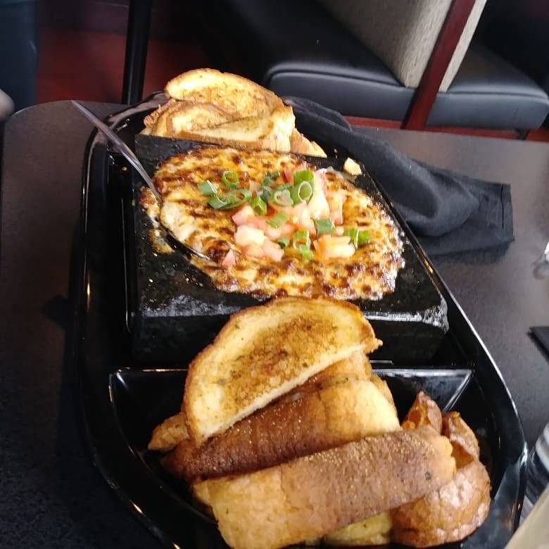 Black Rock Bar & Grill | restaurant | 2740 W 75th St, Naperville, IL 60564, USA | 6304458648 OR +1 630-445-8648