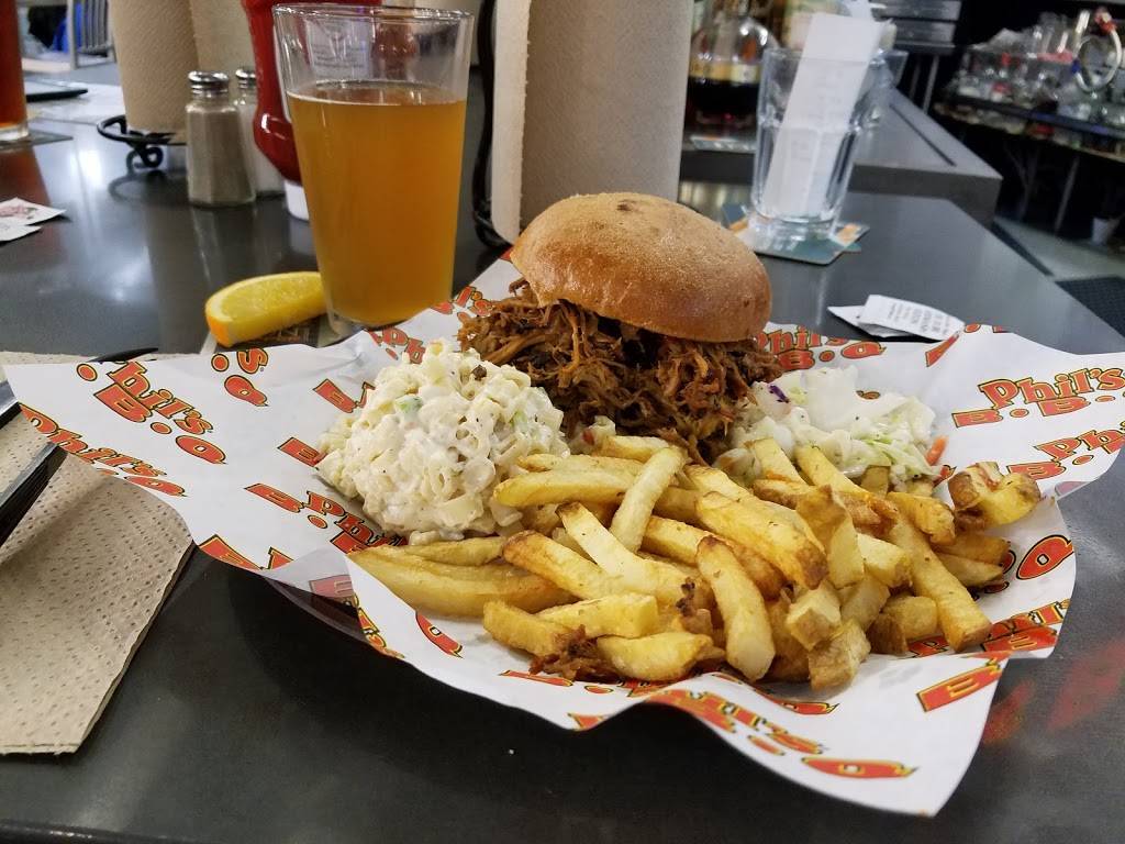 Phils BBQ | restaurant | Terminal 2 West, San Diego, CA 92101, USA | 6192266333 OR +1 619-226-6333