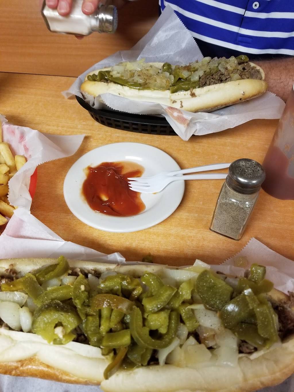 Pudges | restaurant | 1555 Sumneytown Pike, Lansdale, PA 19446, USA | 2672634968 OR +1 267-263-4968