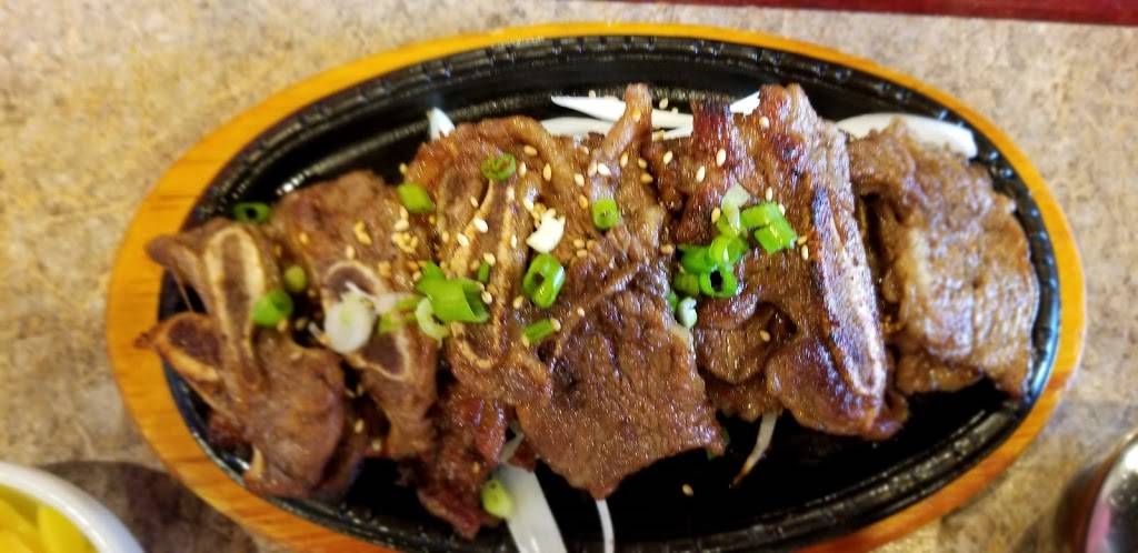 Home Town Restaurant | restaurant | 3020 Minnesota Dr, Anchorage, AK 99503, USA | 9072772211 OR +1 907-277-2211