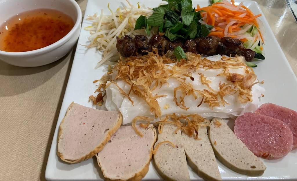 Golden Pho & Grill | restaurant | 1036 S Federal Blvd #4102, Denver, CO 80219, USA | 3039750919 OR +1 303-975-0919