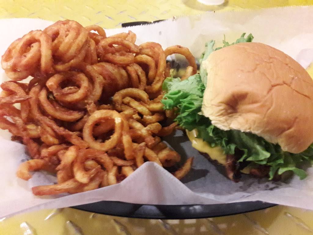 Lunchbox | restaurant | 1612 Forest Ave, Staten Island, NY 10302, USA | 7184482929 OR +1 718-448-2929