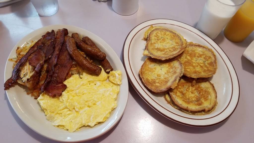 Chestnut Family Restaurant | restaurant | 1402 Chestnut St, Henry, IL 61537, USA | 3093643366 OR +1 309-364-3366