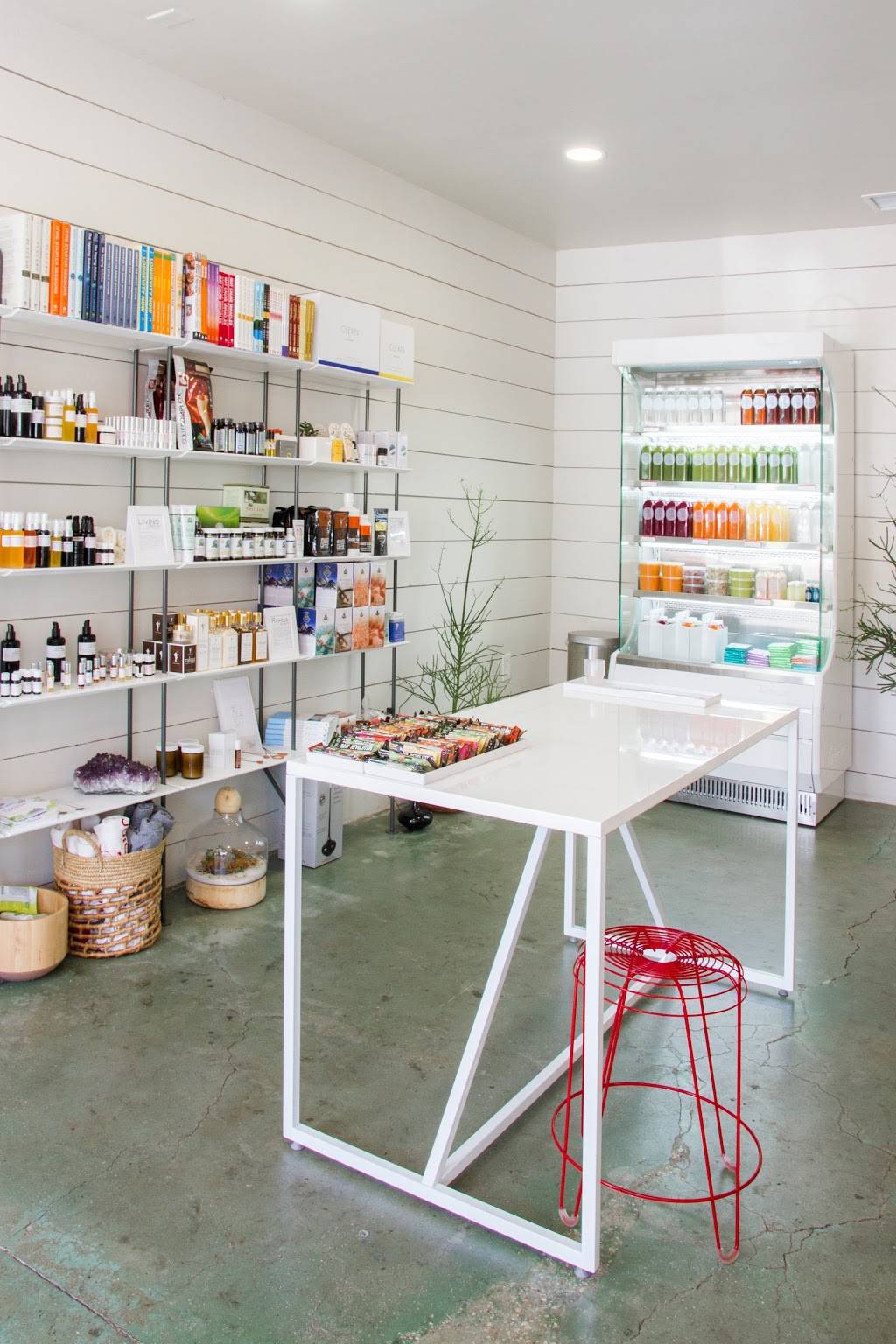 Raw Republic | restaurant | 4528 Magazine St, New Orleans, LA 70115, USA | 5043248234 OR +1 504-324-8234