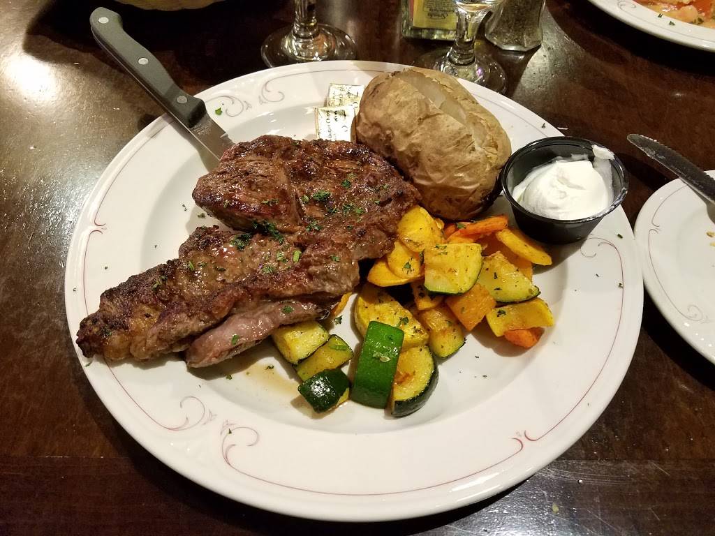 The Colonial Grille | restaurant | 625 Betty Spring Rd, Gardner, MA 01440, USA | 9786302500 OR +1 978-630-2500