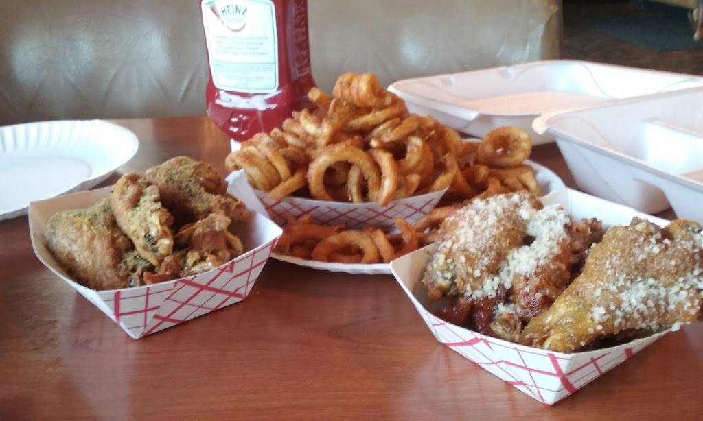 P Gs Wings & More | restaurant | 1205 W Oak St, Kissimmee, FL 34741, USA | 4078473441 OR +1 407-847-3441