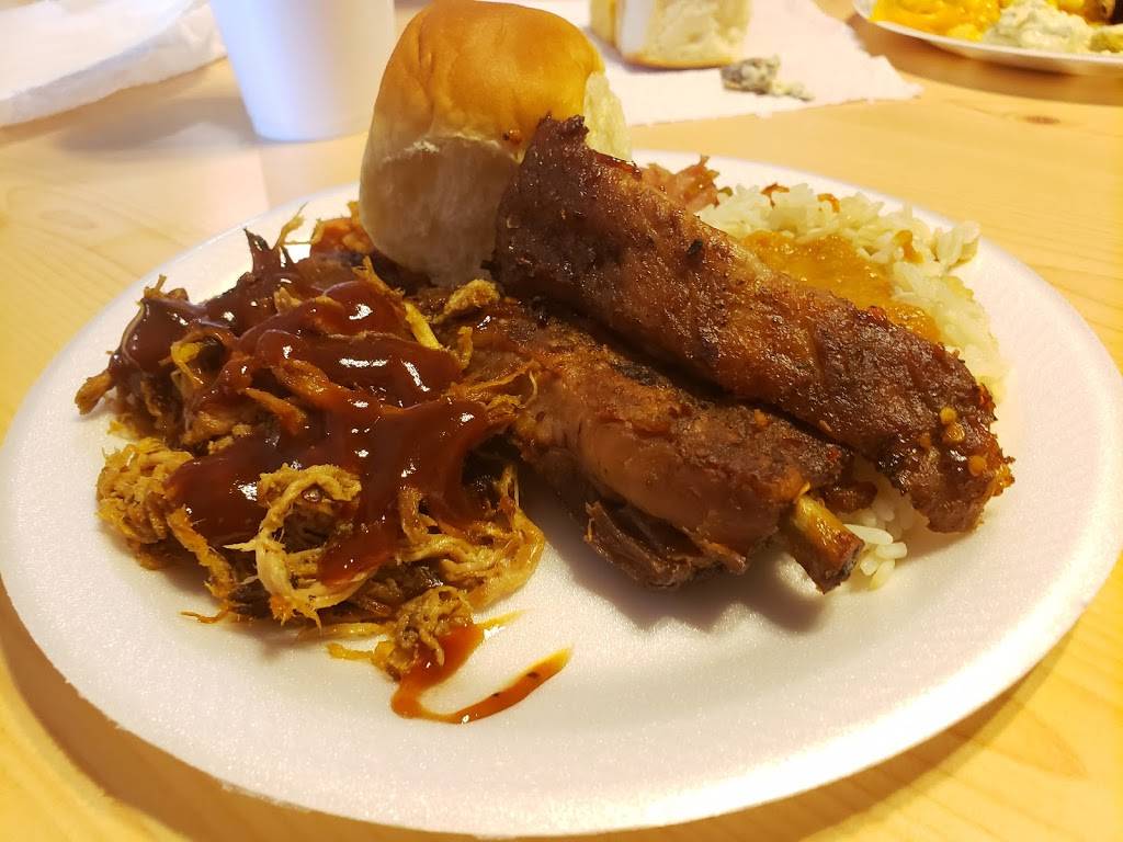 Barnhouse Barbeque | restaurant | 1440 S Live Oak Dr, Moncks Corner, SC 29461, USA | 8437611101 OR +1 843-761-1101