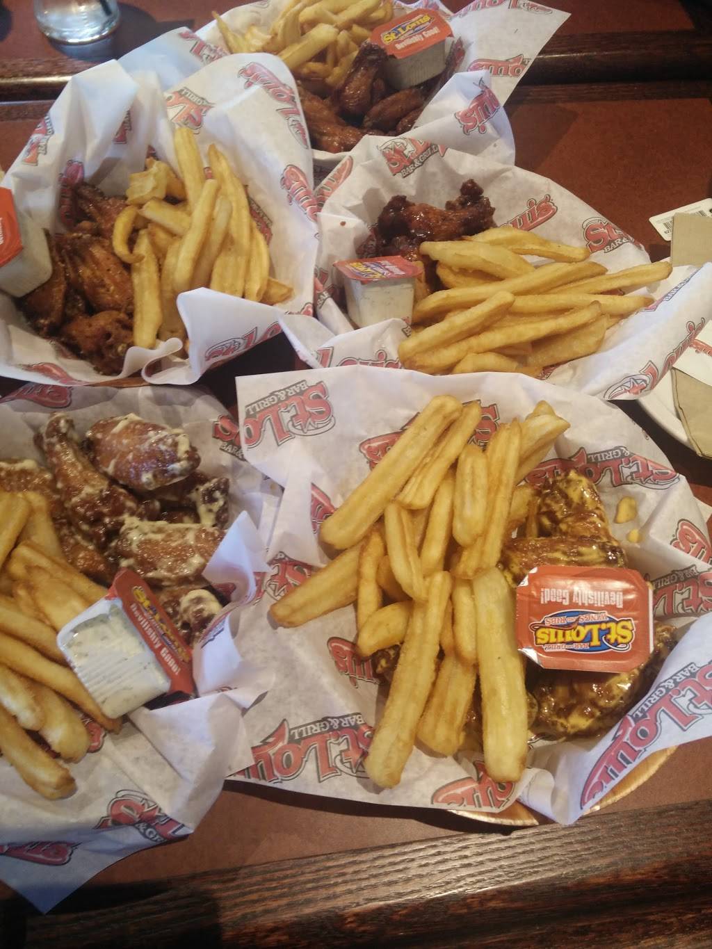 St. Louis Bar & Grill | restaurant | 1383 16th Ave Unit F, Richmond Hill, ON L4B 0E2, Canada | 9057079464 OR +1 905-707-9464