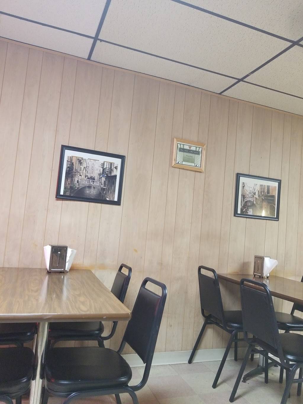 Pizza Plus | restaurant | 1527 S State St, Lockport, IL 60441, USA | 8158385270 OR +1 815-838-5270