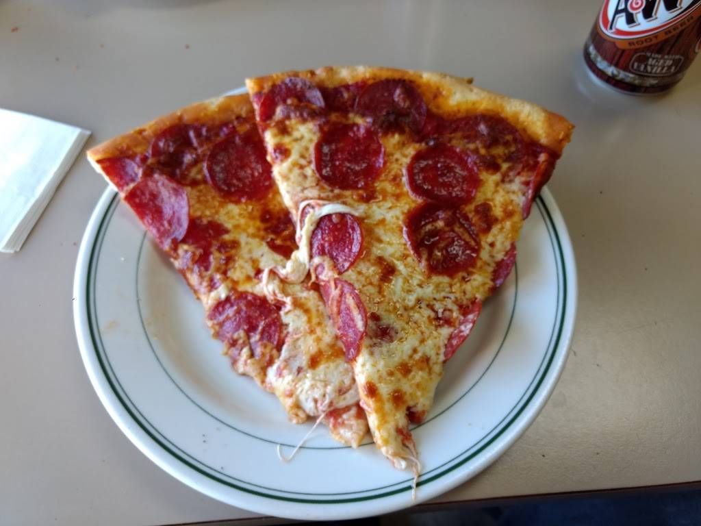 Ciprianis Pizza | restaurant | 5840 W 63rd St, Chicago, IL 60638, USA | 7735823747 OR +1 773-582-3747