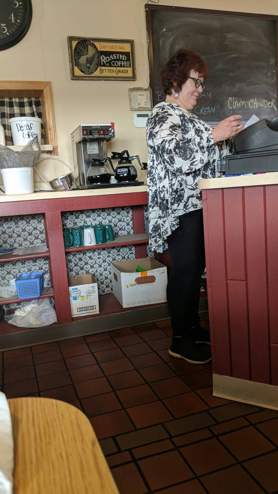 Crossroads Cafe | restaurant | 101 N 1st St, Cameron, WI 54822, USA | 7154585555 OR +1 715-458-5555