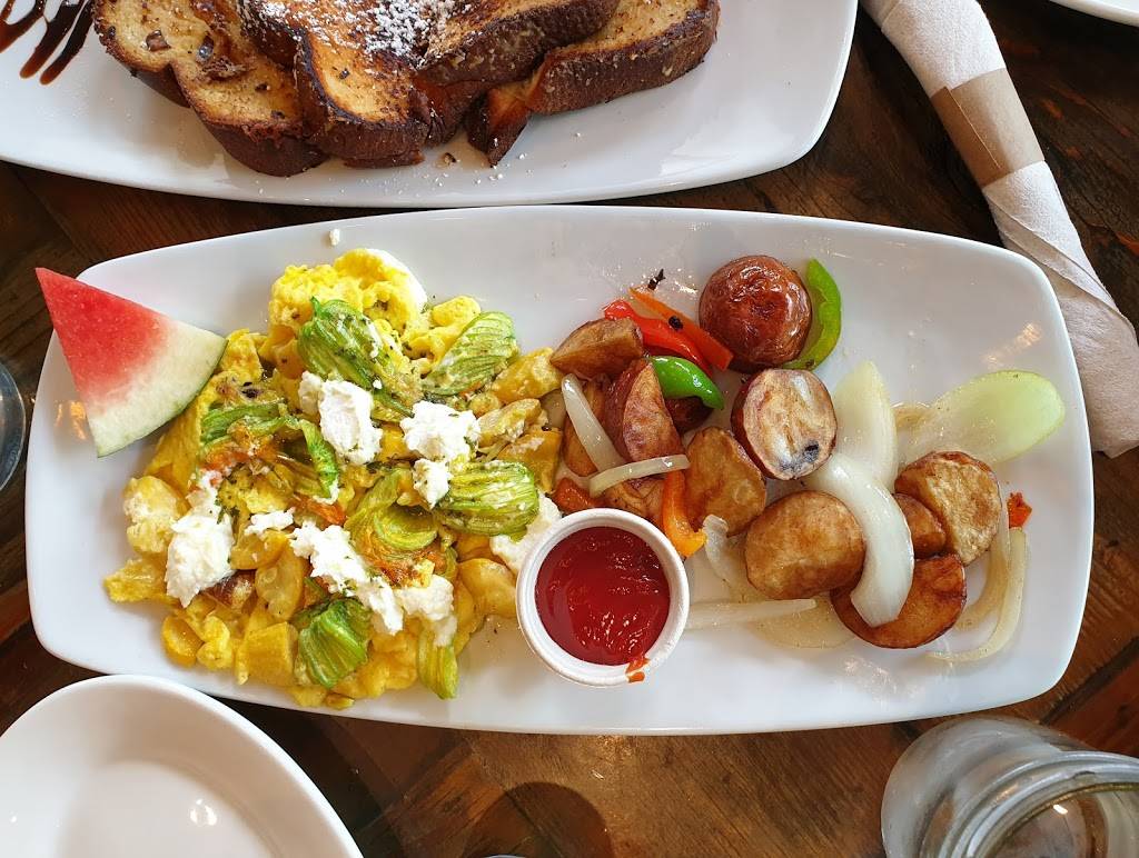 Farmers Table Little Italy | restaurant | 550 W Date St Ste A, San Diego, CA 92101, USA | 6192550958 OR +1 619-255-0958