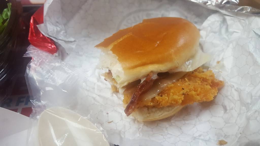 Wendys | restaurant | 811 W Main St, Gaylord, MI 49735, USA | 9897327359 OR +1 989-732-7359