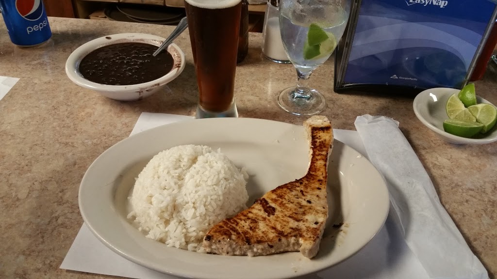 Maras Fish House | restaurant | 7400 NW South River Dr # B6, Medley, FL 33166, USA | 3058631009 OR +1 305-863-1009