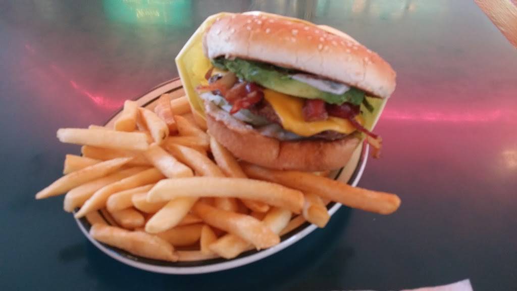 Johns Place | restaurant | 171 E First St, Tustin, CA 92780, USA | 7148388391 OR +1 714-838-8391