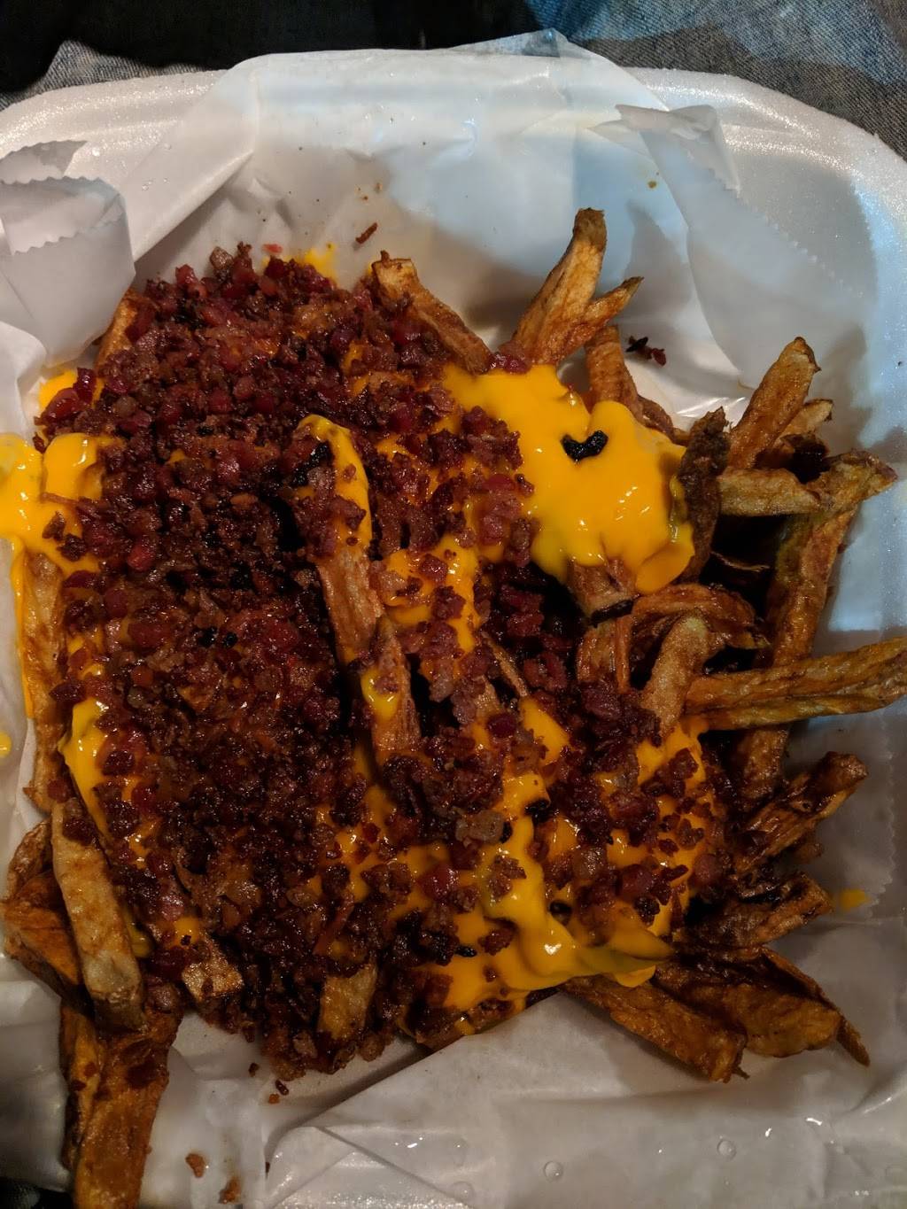 Canditos Pizzeria & Ice Cream | restaurant | 1025 Old Zelienople Rd, Ellwood City, PA 16117, USA | 7247521835 OR +1 724-752-1835