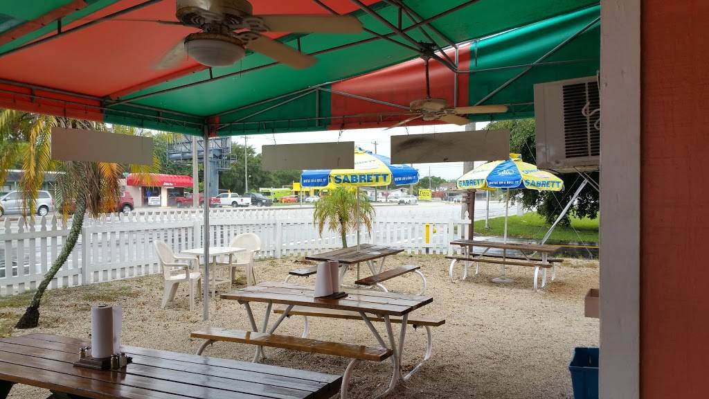 Hot Diggity Dogs & More | restaurant | 2641 Griffin Rd, Fort Lauderdale, FL 33312, USA | 9549817827 OR +1 954-981-7827